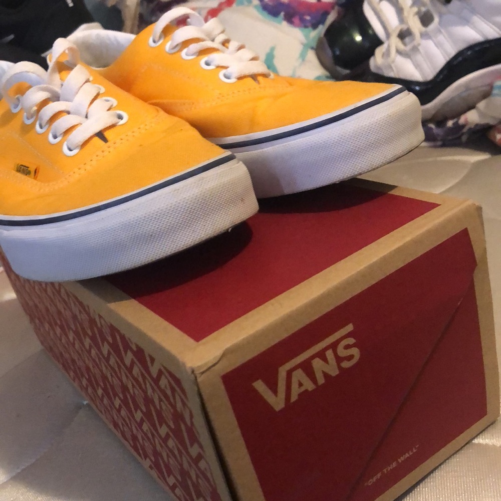 Vans - Picture 2 of 2